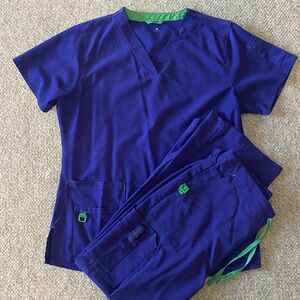 Carhartt Women's Grape Scrub Set